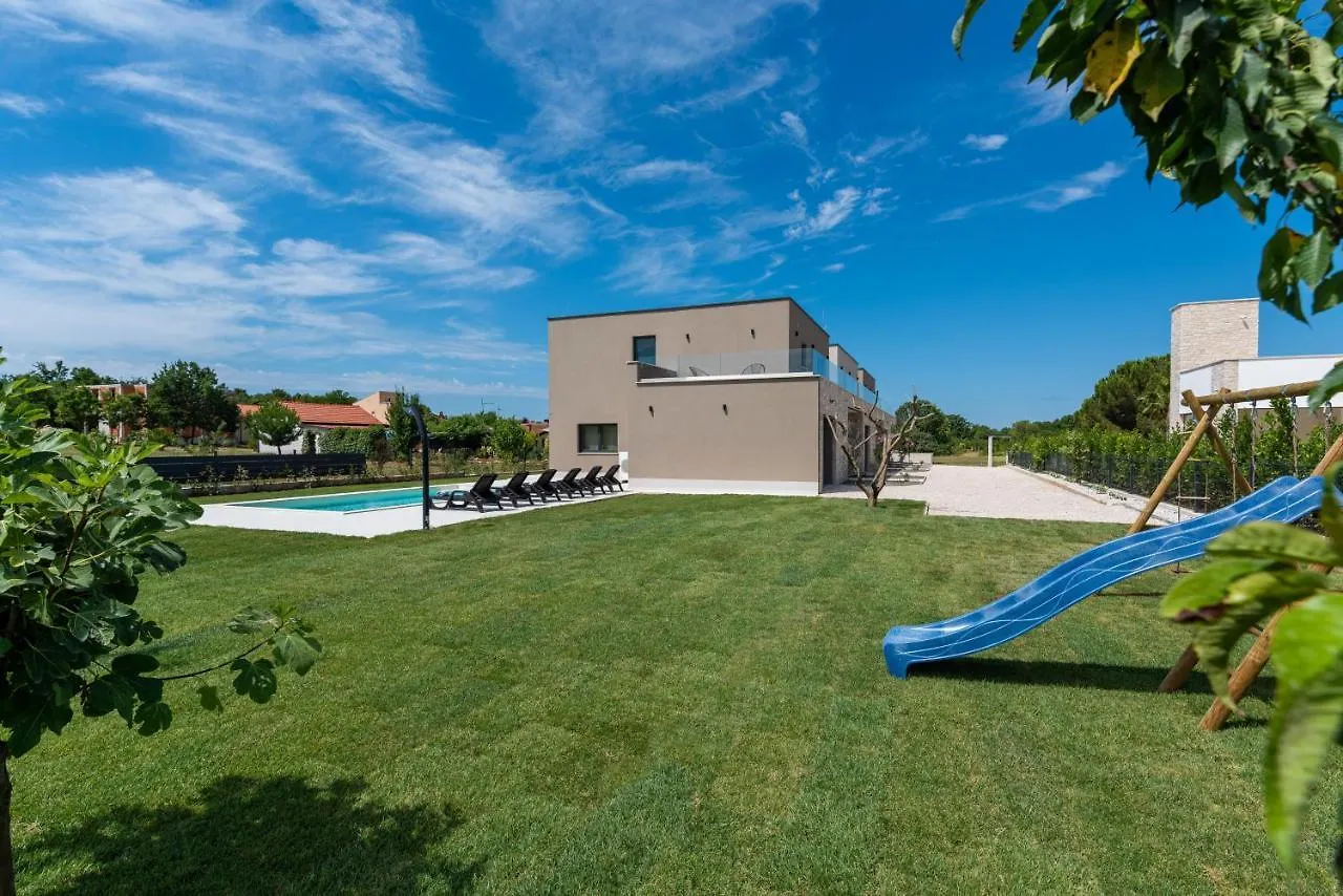 Villa Dafna 포레치 0*,